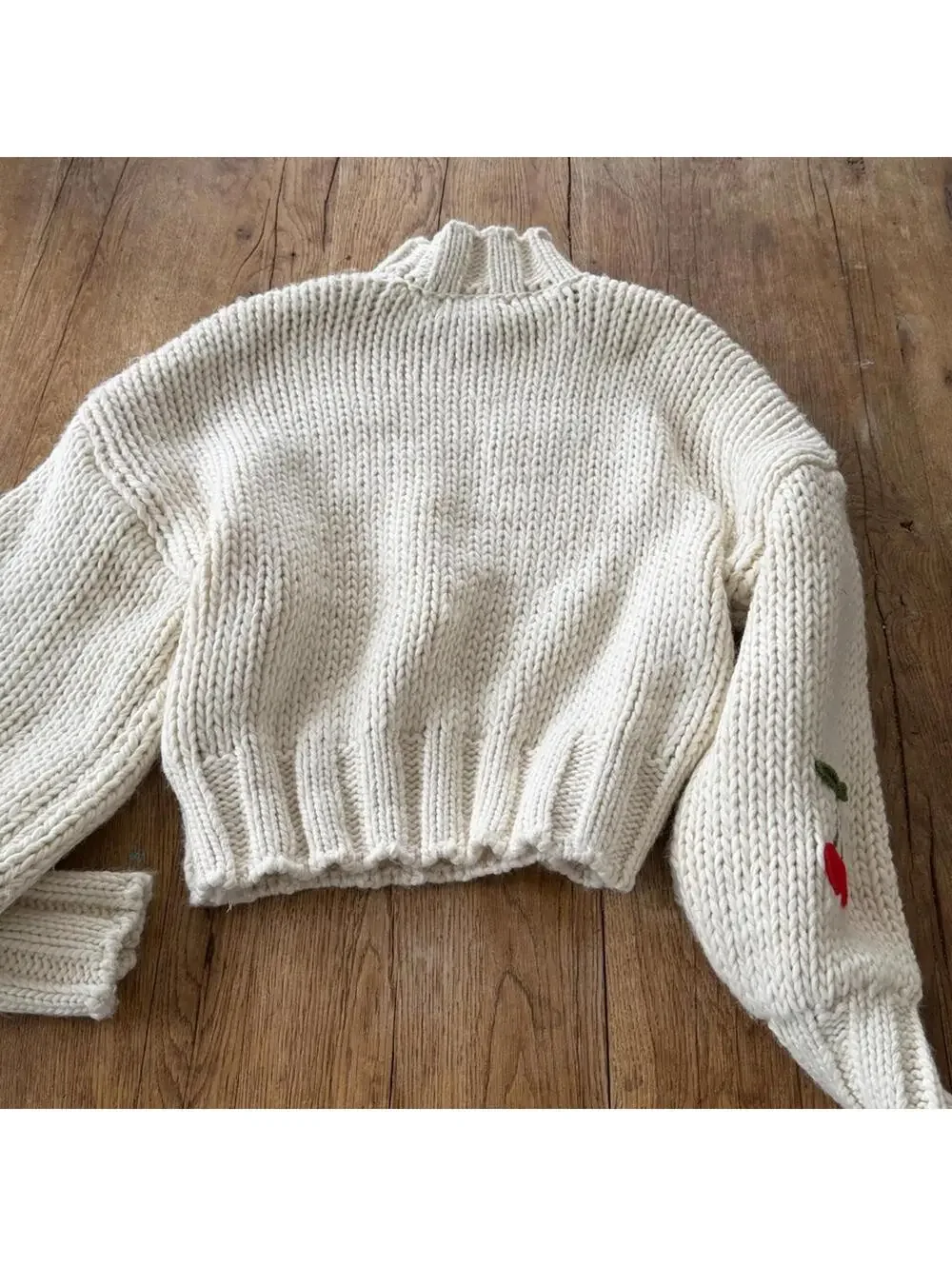 Forever 21 cherry ivory chunky knit mock neck ribbed sweater cherries M